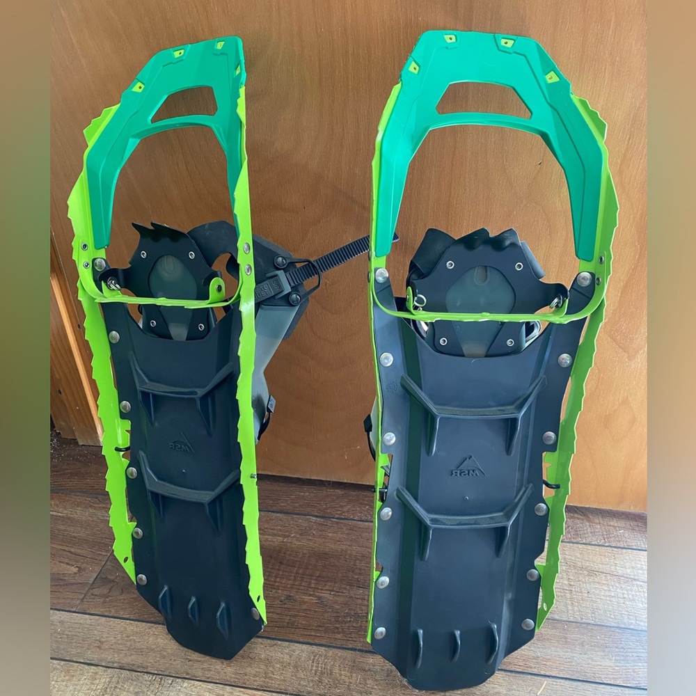 Snow Shoes 25”